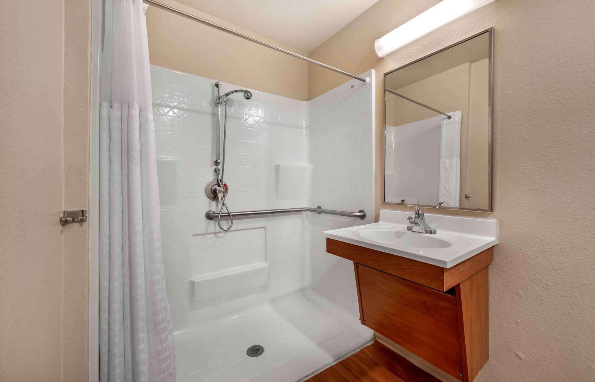 Extended America Select - Salt - West Valley Hotel 2*